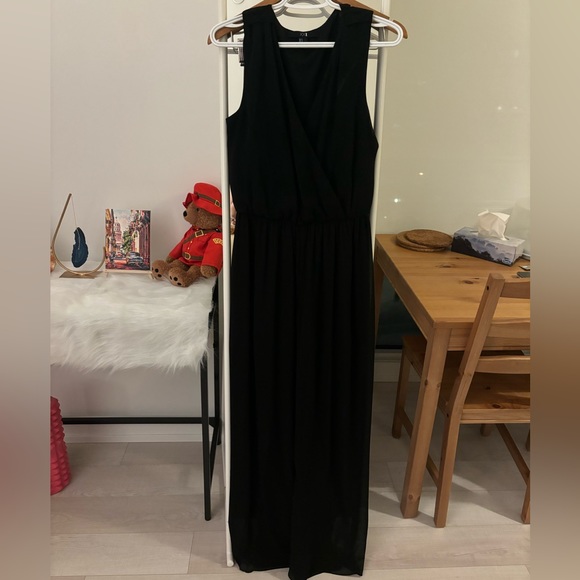 Very elegant and sexy wide leg jumpsuits - Picture 6 of 9
